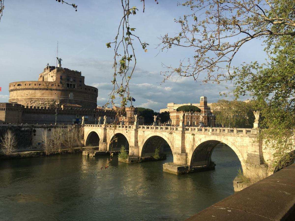 Una Finestra Su Castel Sant'Angelo Rom Exterior foto