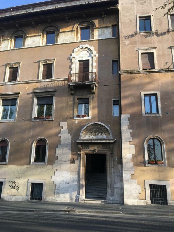 Una Finestra Su Castel Sant'Angelo Rom Exterior foto